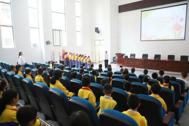 春暉心行·微愛(ài)傳遞|中偉銅仁、開(kāi)陽(yáng)產(chǎn)業(yè)基地開(kāi)展愛(ài)心助學(xué)活動(dòng)