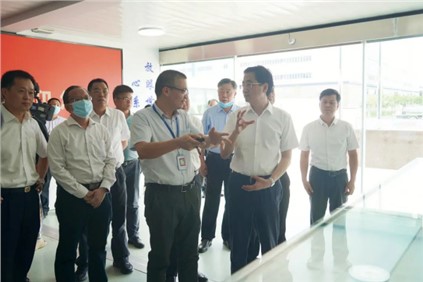 廣西壯族自治區人大常委會副主任、黨組副書記，自治區總工會主席張曉欽調研南部產業基地
